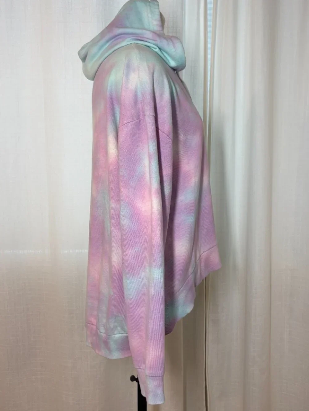 Wild Fable Pastel Tie Dye Hoodie - Boxy Fit - Picture 3 of 9